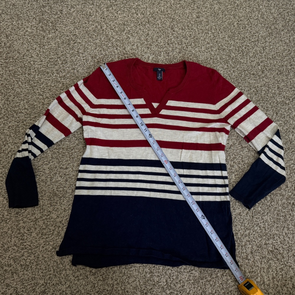 Gap V-Neck sweater